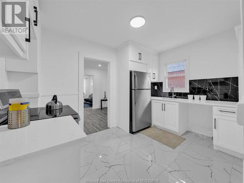 1159 Highland, Windsor, ON - Indoor Photo Showing Kitchen