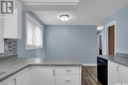 67 Dutton Crescent, Regina, SK - Indoor Photo Showing Kitchen