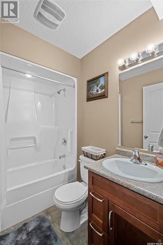 406 2781 Woodbridge Drive, Prince Albert, SK - Indoor Photo Showing Bathroom