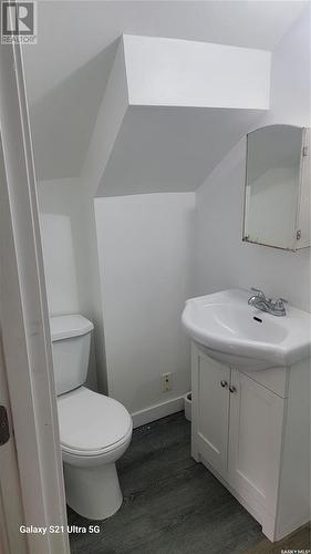 859 Argyle Street, Regina, SK - Indoor Photo Showing Bathroom
