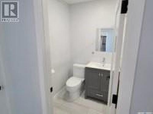 1120 L Avenue N, Saskatoon, SK - Indoor Photo Showing Bathroom