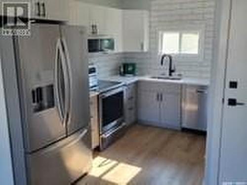 1120 L Avenue N, Saskatoon, SK - Indoor Photo Showing Kitchen