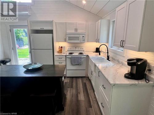 83344 David Drive, Ashfield-Colborne-Wawanosh, ON - Indoor Photo Showing Kitchen