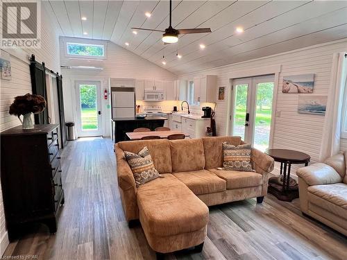 83344 David Drive, Ashfield-Colborne-Wawanosh, ON - Indoor Photo Showing Living Room