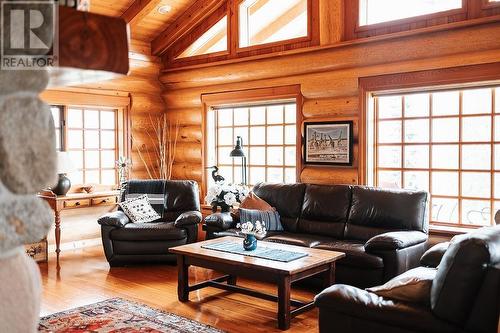 13516 S 27 Highway, Fort St. James, BC - Indoor Photo Showing Living Room