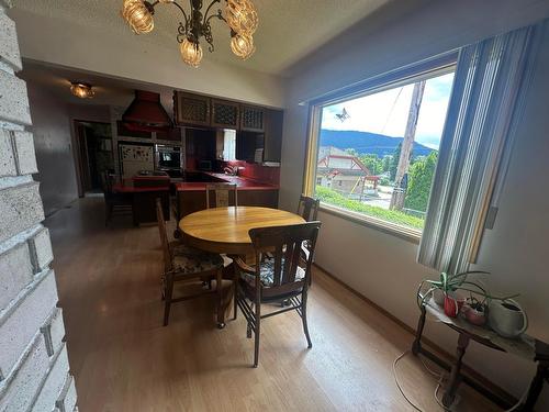 510 Kokanee Avenue, Nelson, BC - Indoor Photo Showing Dining Room