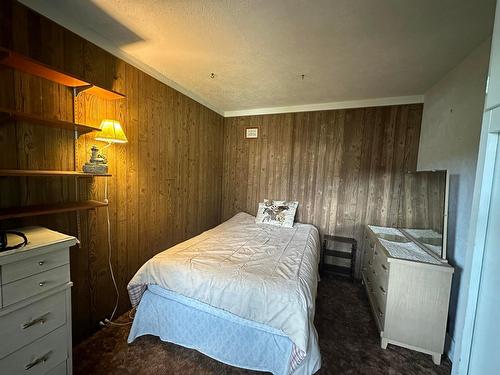 510 Kokanee Avenue, Nelson, BC - Indoor Photo Showing Bedroom