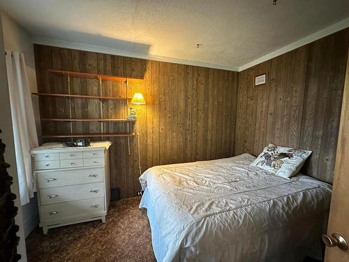 510 Kokanee Avenue, Nelson, BC - Indoor Photo Showing Bedroom