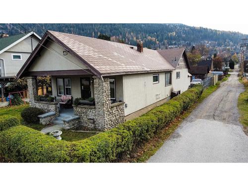 510 Kokanee Avenue, Nelson, BC - Outdoor With Deck Patio Veranda