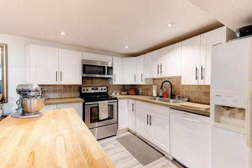 214 Carluke Road E, Ancaster, ON - Indoor Photo Showing Kitchen