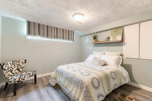 214 Carluke Road E, Ancaster, ON - Indoor Photo Showing Bedroom