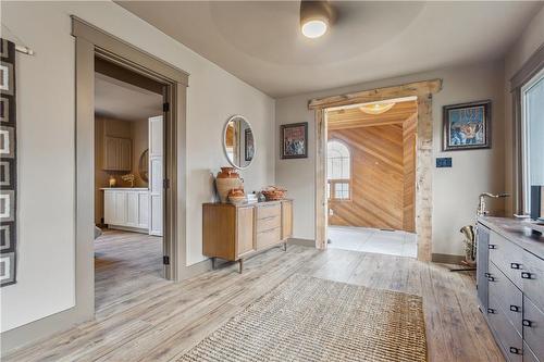 381 Maplewood Avenue, Crystal Beach, ON - Indoor Photo Showing Other Room