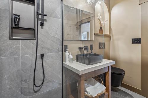381 Maplewood Avenue, Crystal Beach, ON - Indoor Photo Showing Bathroom