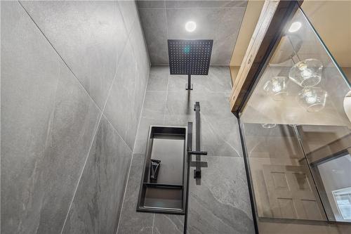 381 Maplewood Avenue, Crystal Beach, ON - Indoor Photo Showing Bathroom