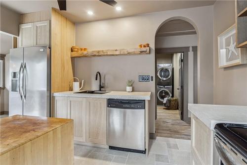 381 Maplewood Avenue, Crystal Beach, ON - Indoor Photo Showing Kitchen