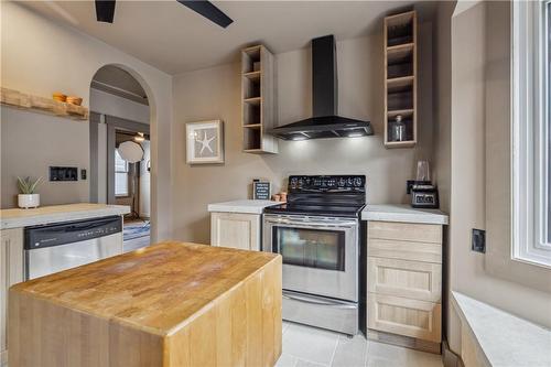 381 Maplewood Avenue, Crystal Beach, ON - Indoor Photo Showing Kitchen