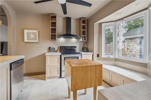 381 Maplewood Avenue, Crystal Beach, ON - Indoor Photo Showing Kitchen