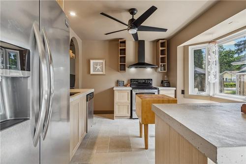 381 Maplewood Avenue, Crystal Beach, ON - Indoor Photo Showing Kitchen