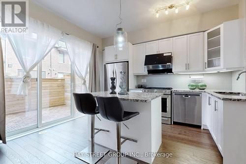 46 - 275 Royalton Common Street, Oakville, ON - Indoor Photo Showing Kitchen With Stainless Steel Kitchen With Upgraded Kitchen