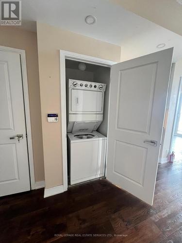 4805 - 60 Absolute Avenue, Mississauga, ON - Indoor Photo Showing Laundry Room