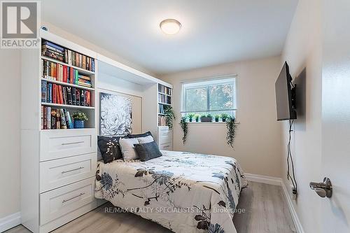 829 Eaglemount Crescent, Mississauga, ON - Indoor Photo Showing Bedroom