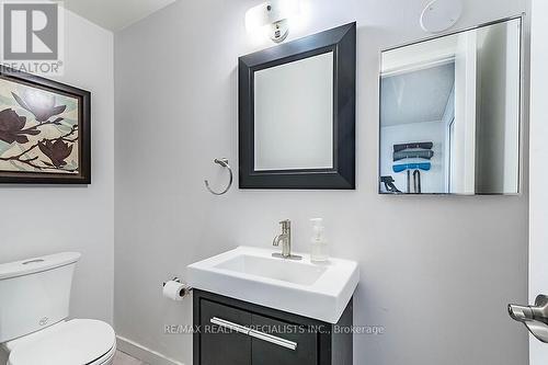 829 Eaglemount Crescent, Mississauga, ON - Indoor Photo Showing Bathroom