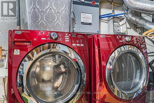 829 Eaglemount Crescent, Mississauga, ON - Indoor Photo Showing Laundry Room
