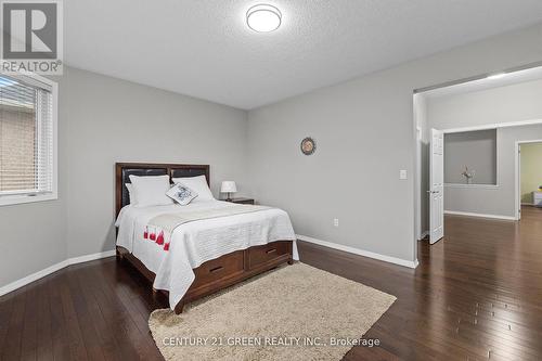 744 Sales Court, Milton, ON - Indoor Photo Showing Bedroom