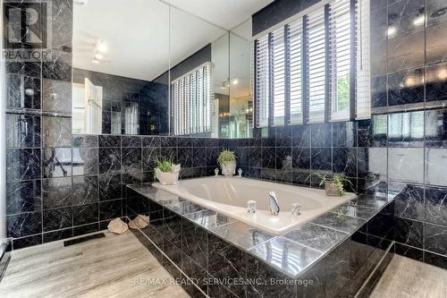 104 Lord Simcoe Drive, Brampton, ON - Indoor Photo Showing Bathroom