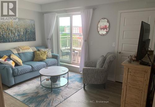 712 - 155 Water Street S, Cambridge, ON - Indoor Photo Showing Living Room