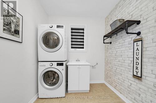 26 Upper Canada Drive, Erin, ON - Indoor Photo Showing Laundry Room