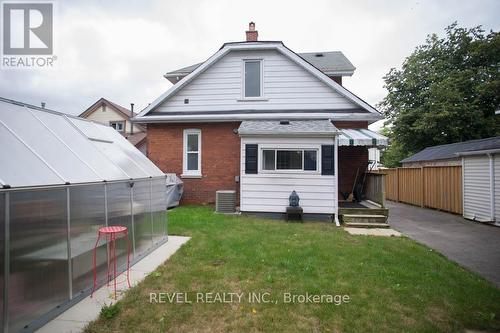 166 Brock Street, Brantford, ON - Outdoor