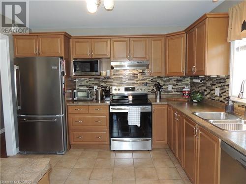 107 Macdonald Crescent, Durham, ON - Indoor Photo Showing Kitchen With Double Sink