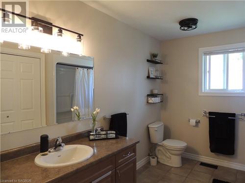 107 Macdonald Crescent, Durham, ON - Indoor Photo Showing Bathroom