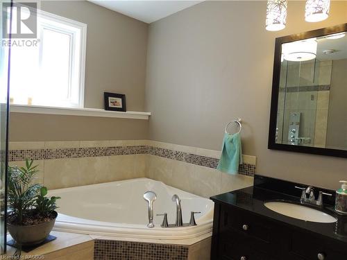 107 Macdonald Crescent, Durham, ON - Indoor Photo Showing Bathroom