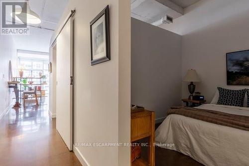 413 - 66 Bay Street S, Hamilton, ON - Indoor Photo Showing Bedroom