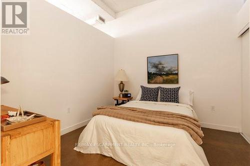 413 - 66 Bay Street S, Hamilton, ON - Indoor Photo Showing Bedroom