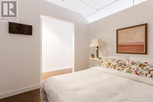 413 - 66 Bay Street S, Hamilton, ON - Indoor Photo Showing Bedroom