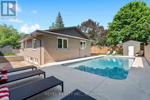 7148 Mccoll Drive, Niagara Falls, ON - Outdoor With In Ground Pool