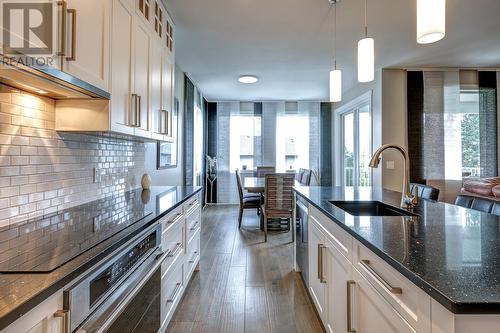 13510 Lake Hill Way, Lake Country, BC - Indoor Photo Showing Kitchen With Upgraded Kitchen