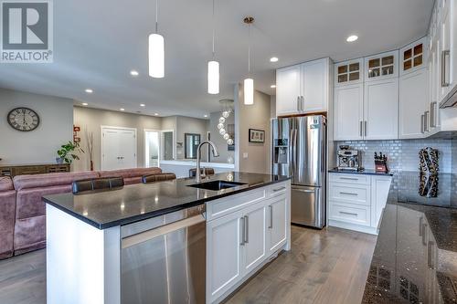 13510 Lake Hill Way, Lake Country, BC - Indoor Photo Showing Kitchen With Stainless Steel Kitchen With Upgraded Kitchen