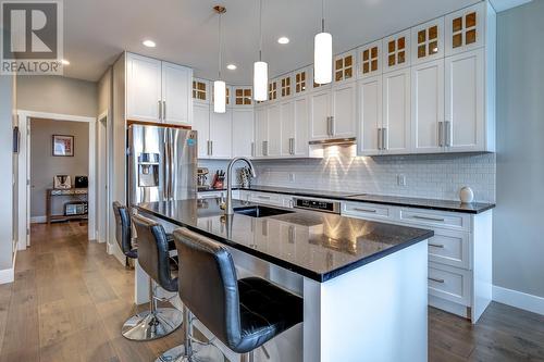 13510 Lake Hill Way, Lake Country, BC - Indoor Photo Showing Kitchen With Stainless Steel Kitchen With Upgraded Kitchen