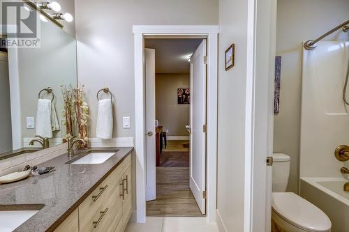 13510 Lake Hill Way, Lake Country, BC - Indoor Photo Showing Bathroom