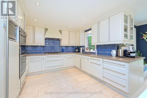 14 Penrose Court, Brampton, ON - Indoor Photo Showing Kitchen