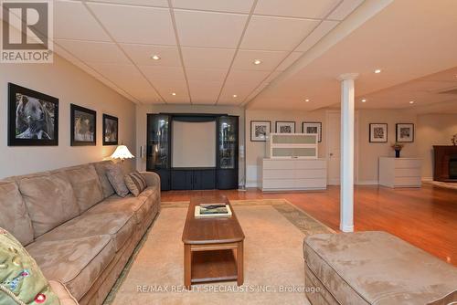 14 Penrose Court, Brampton, ON - Indoor Photo Showing Living Room
