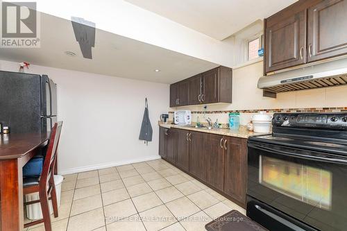 4 Whale Cove Court, Brampton, ON - Indoor Photo Showing Kitchen