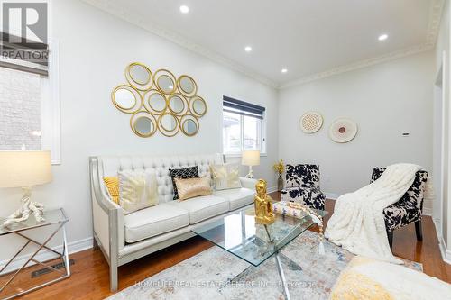 4 Whale Cove Court, Brampton, ON - Indoor Photo Showing Living Room