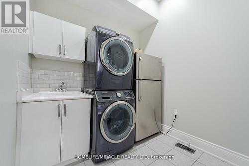 56 Valleyscape Trail, Caledon, ON - Indoor Photo Showing Laundry Room