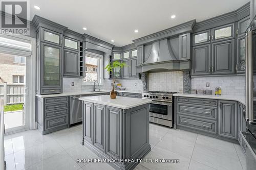 56 Valleyscape Trail, Caledon, ON - Indoor Photo Showing Kitchen With Upgraded Kitchen