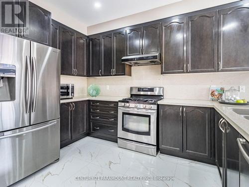 37 Campwood Crescent, Brampton, ON - Indoor Photo Showing Kitchen With Upgraded Kitchen